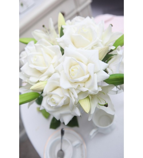 Cote Noire LRL01 玫瑰+百合-白色-银标-蓝盒-玫瑰花瓣白色花园